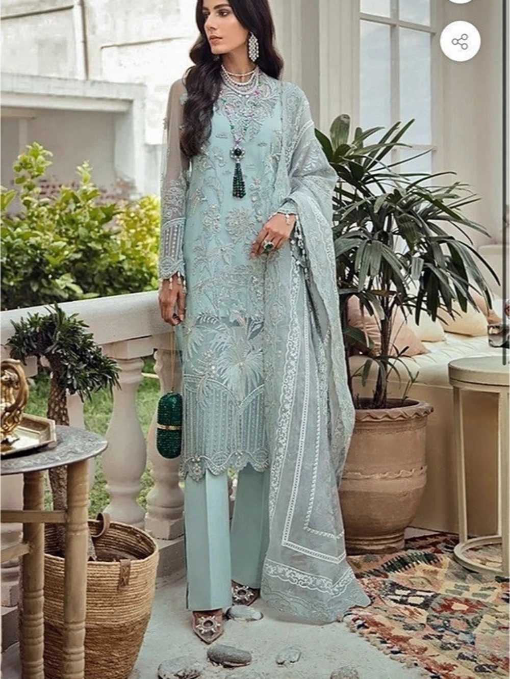 Suffuse Morenci outfit